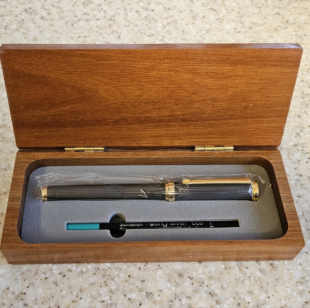 Vintage Dani International Executive Pen with a Wood Case - Read Description